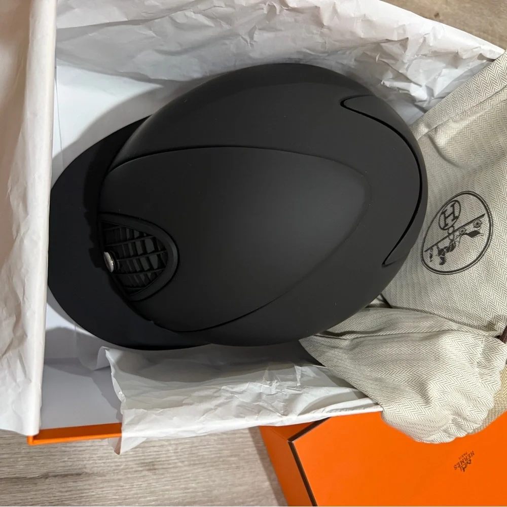 HERMES Eole riding helmet - Picture 13 of 13